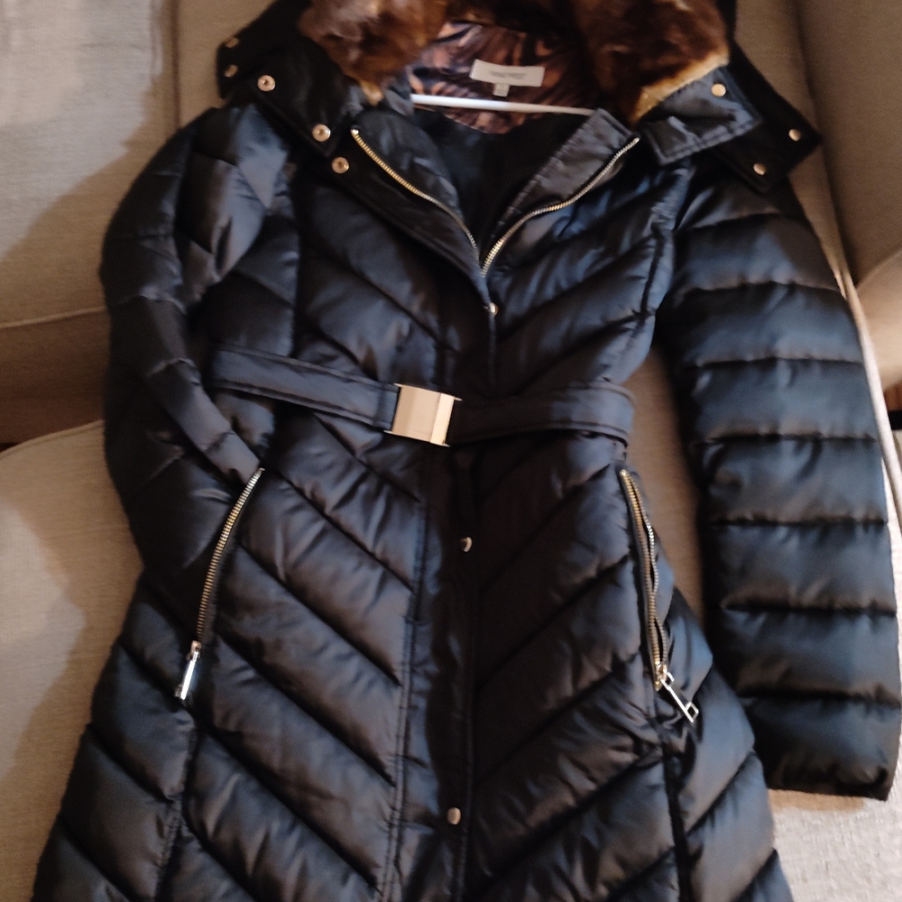 "Last Call" Women's Nine West Luxurious Black Quilted Coat with Faux Fur Trim - Picture 3 of 6